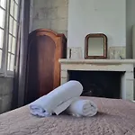 Chateau Neuf Le Desert شقة