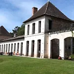 Chateau Neuf Le Desert Le Pizou