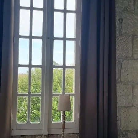 Chateau Neuf Le Desert 아파트