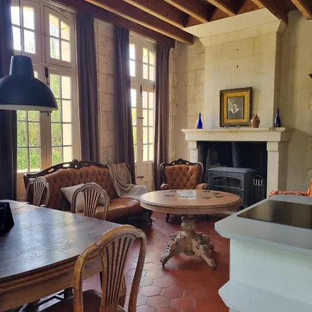 Chateau Neuf Le Desert 아파트 Le Pizou