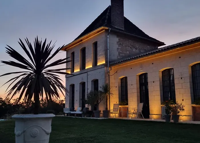 Château Neuf Le Désert Appartamento *